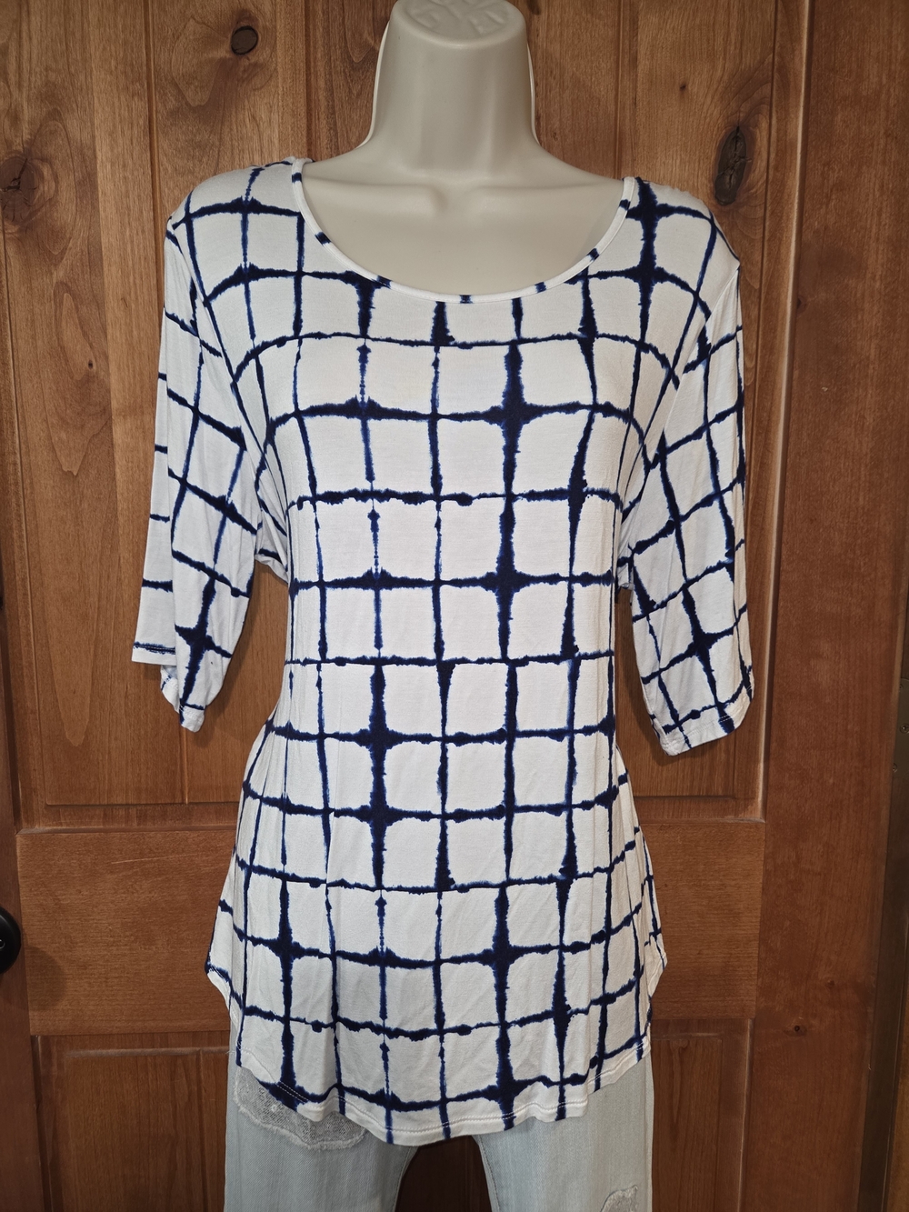 Apt. 9 White Scoop Neck Top with Navy Grid